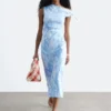 Abito midi asimmetrico con stampa paisley