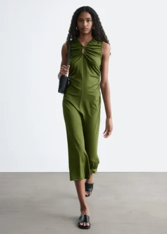 Abito midi con scollo a goccia e ruches