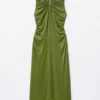 Abito midi con scollo a goccia e ruches