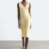 Abito midi con scollo a V