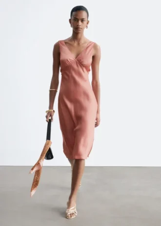 Abito midi con scollo a V