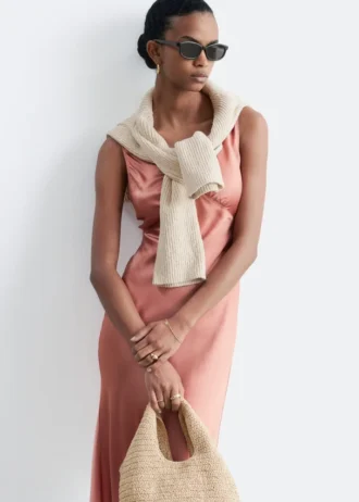 Abito midi con scollo a V