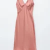 Abito midi con scollo a V