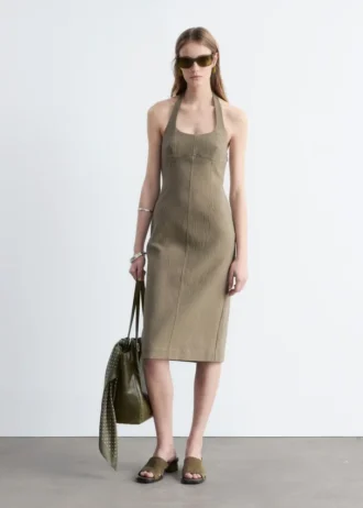 Abito midi con scollo all’americana