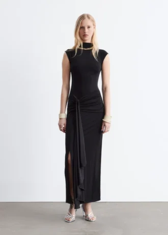 Abito midi con scollo incrociato