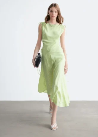 Abito midi drappeggiato asimmetrico