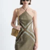 Abito midi in seta con scollo all’americana