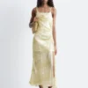 Abito midi jacquard con collo a cappuccio