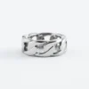 Anello con catena massiccia