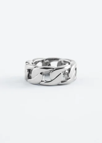 Anello con catena massiccia