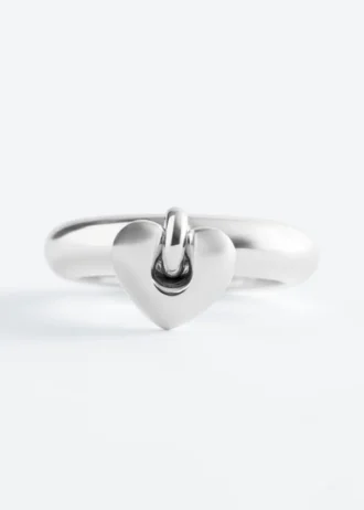 Anello con ciondolo a forma di cuore