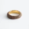 Anello con strass massicci