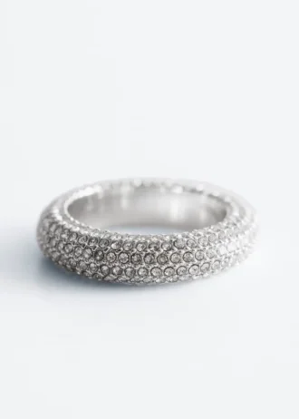 Anello con strass massicci