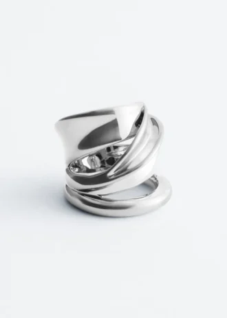 Anello scultoreo a doppio giro