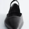 Ballerine con cinturini incrociati in pelle