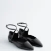 Ballerine con cinturini incrociati in pelle