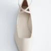 Ballerine con cinturini incrociati in pelle