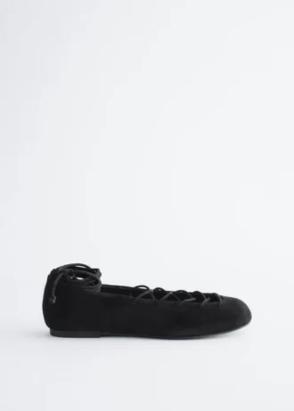 Ballerine in pelle con lacci
