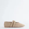 Ballerine in pelle scamosciata con cinturini incrociati