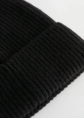 Berretto in maglia di cashmere a coste