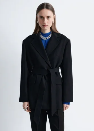 Blazer con cintura in lana