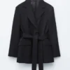 Blazer con cintura in lana