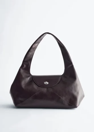 Borsa a spalla in pelle con forma curva