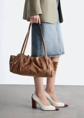Borsa a spalla in pelle dal profilo basso