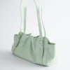 Borsa a spalla in pelle dal profilo basso