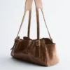 Borsa a spalla in pelle dal profilo basso