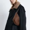 Borsa a spalla in pelle scamosciata con frange