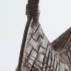 Borsa a tracolla in pelle intrecciata