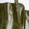 Borsa tote in pelle con fibbia e cinturino