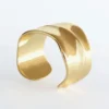 Bracciale a cuffia ondulato