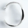 Bracciale a cuffia ondulato