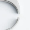 Bracciale rigido angolare