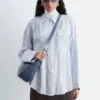 Camicia a righe con tasche applicate