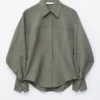 Camicia affusolata con maniche a palloncino