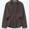 Camicia in cotone con vita aderente