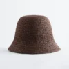 Cappello a secchiello in paglia intrecciata
