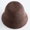 Cappello a secchiello in paglia intrecciata