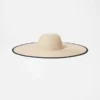 Cappello di paglia a tesa larga