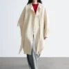 Cappotto in lana con scialle sfrangiato