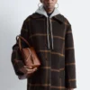 Cappotto in lana dalla linea ad A