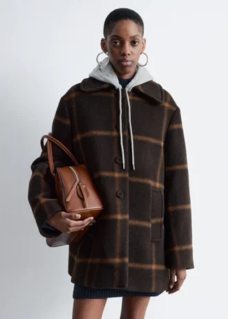 Cappotto in lana dalla linea ad A
