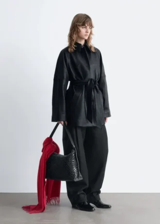Cappotto in pelle con cintura da annodare