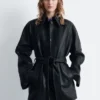 Cappotto in pelle con cintura da annodare