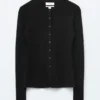 Cardigan in maglia a coste di lana merino