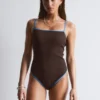 Costume da bagno con bordi a contrasto