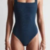 Costume da bagno con fiocchi testurizzati